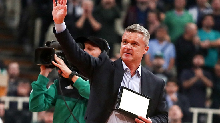 Παναθηναϊκός: Βραβεύτηκε εν μέσω αποθέωσης στο ΟΑΚΑ ο Βαζέχα