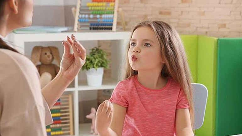 Γιατί οι γονείς πρέπει να μιλάνε στα παιδιά τους;