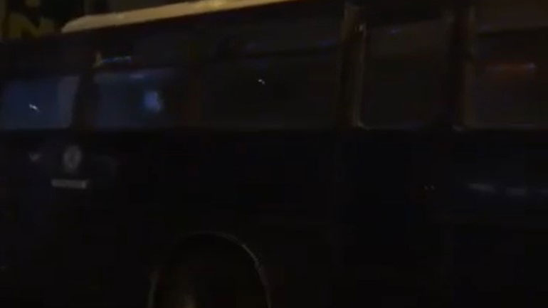 Όταν η κλούβα των ΜΑΤ αντηχεί …Λένα Ζευγαρά