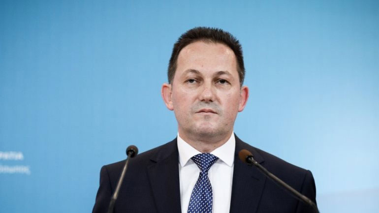 Απάντηση Πέτσα για δημοσίευμα FT: Περιμένουμε να ανασκευάσουν