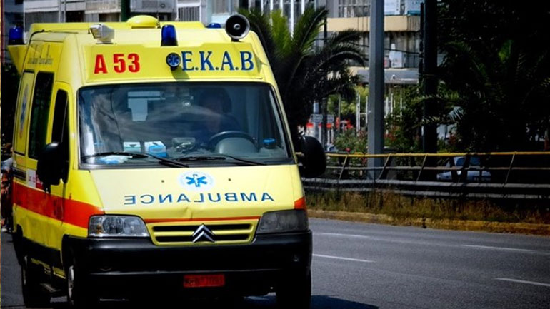 Τροχαίο ατύχημα στη Λ. Συγγρού – Μηχανή παρέσυρε δύο πεζούς