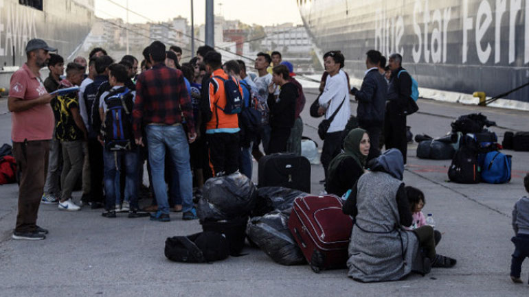 Συνεχίζονται οι αφίξεις μεταναστών στον Πειραιά από τα νησιά του ανατολικού Αιγαίου