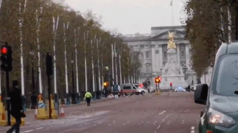 Συναγερμός στη Βρετανία για ύποπτο όχημα έξω από το Παλάτι του Μπάκιγχαμ