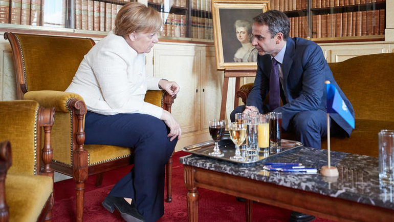 Τηλεφωνική επικοινωνία Μέρκελ-Μητσοτάκη για το προσφυγικό