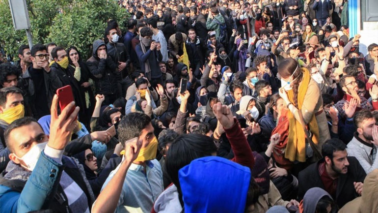 Iράν: Ένας νεκρός στις διαδηλώσεις μετά την αύξησης της τιμής της βενζίνης