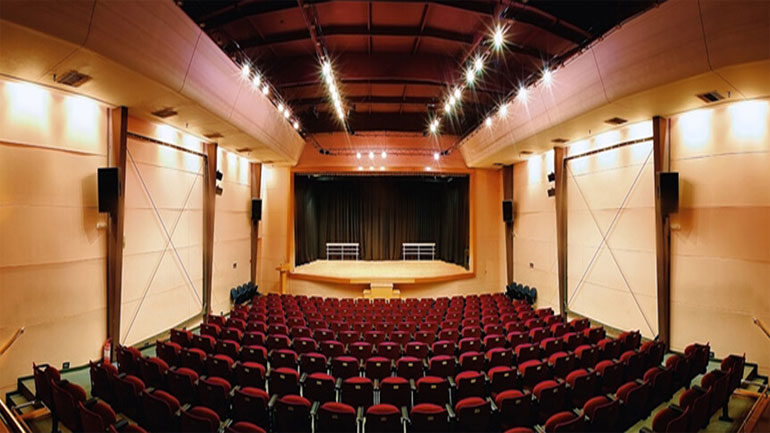 Μουσικοθεατρική παράσταση κρατουμένων στο Δημοτικό Θέατρο Χαλκίδας