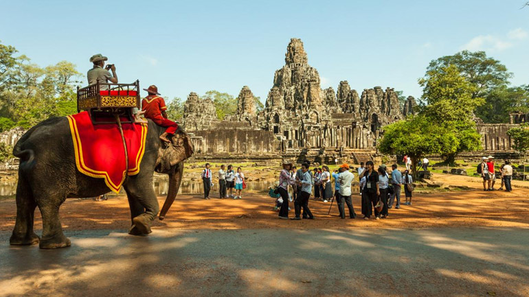 Καμπότζη: Απαγορεύτηκαν οι τουριστικές βόλτες με ελέφαντες στην περιοχή Άνγκορ