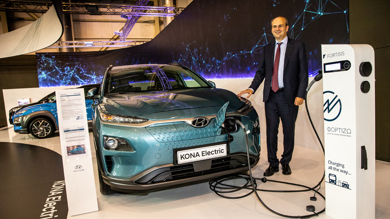 Στην έκθεση «Αυτοκίνηση» ο υπουργός Περιβάλλοντος και Ενέργειας