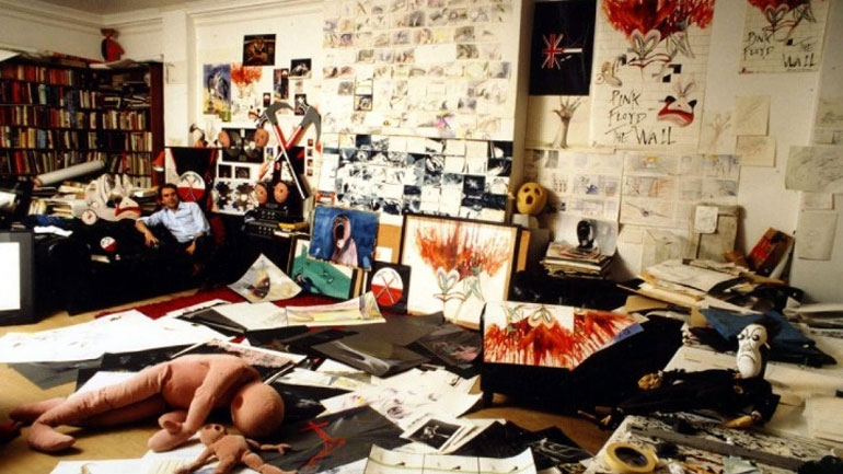 Ο εικαστικός του «The Wall» πωλεί το Pink Floyd αρχείο του