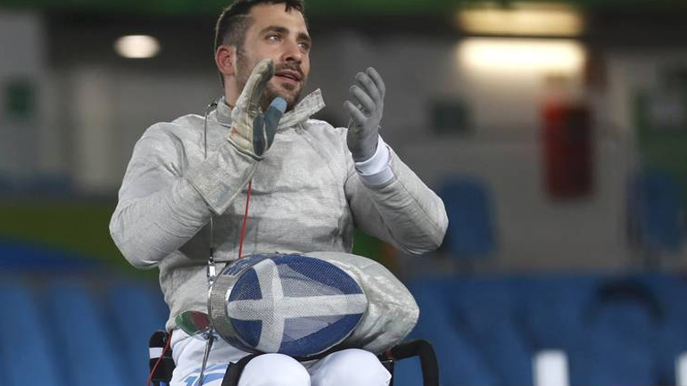 Ξιφασκία με αμαξίδιο: Χρυσό μετάλλιο για τον Τριανταφύλλου στο Παγκόσμιο Κύπελλο