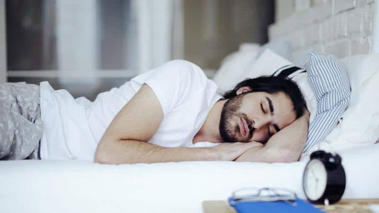 Πώς θα βελτιώσετε τον ύπνο σας για να αισθάνεστε πιο ξεκούραστοι