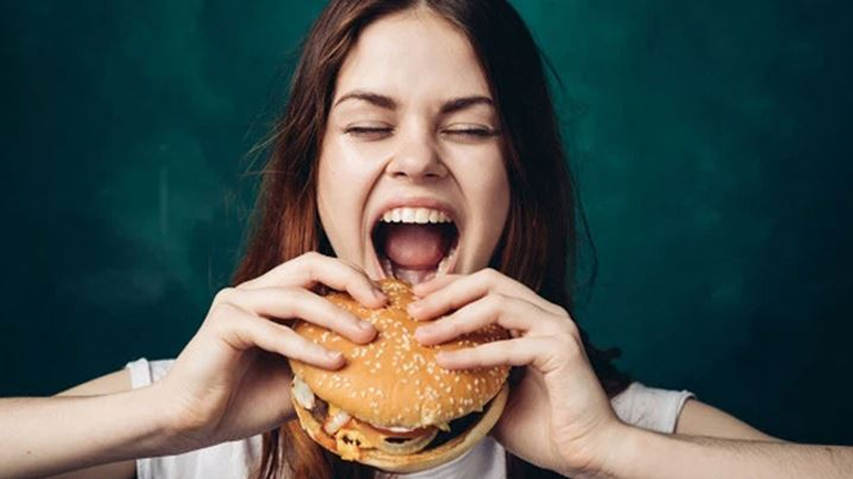 Πώς να μην παίρνετε βάρος από το τσιμπολόγημα