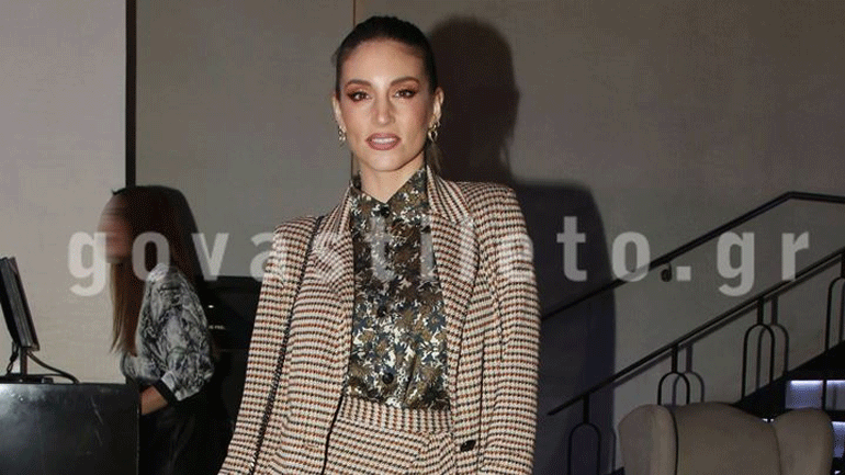 Αθηνά Οικονομάκου: Chic εμφάνιση σε βραδινή έξοδο