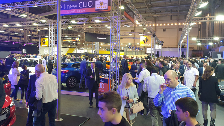 Πολύς κόσμος και πολλά νέα μοντέλα στη φετινή έκθεση αυτοκινήτου