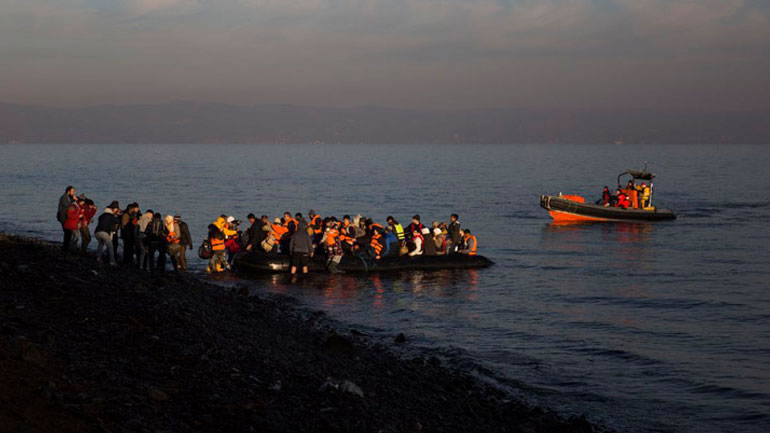 Εκατοντάδες οι πρόσφυγες – μετανάστες που έρχονται στα ελληνικά νησιά