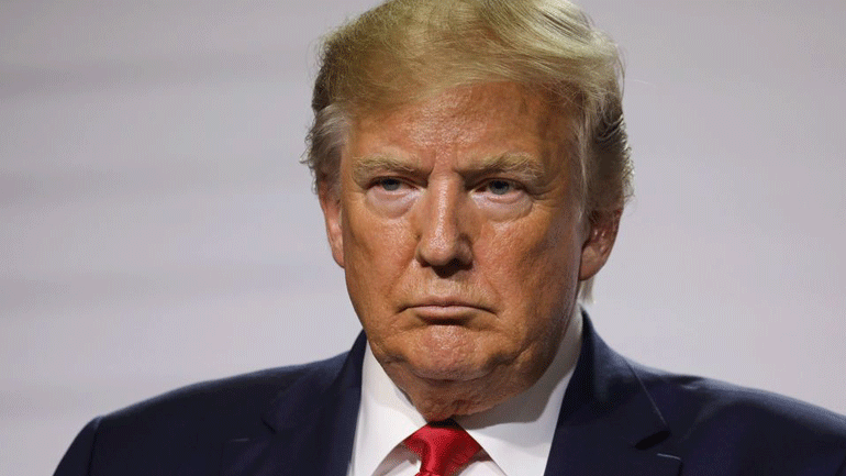Ο Ντόναλντ Τραμπ το «σκέφτεται σοβαρά» να καταθέσει στην έρευνα για την παραπομπή του