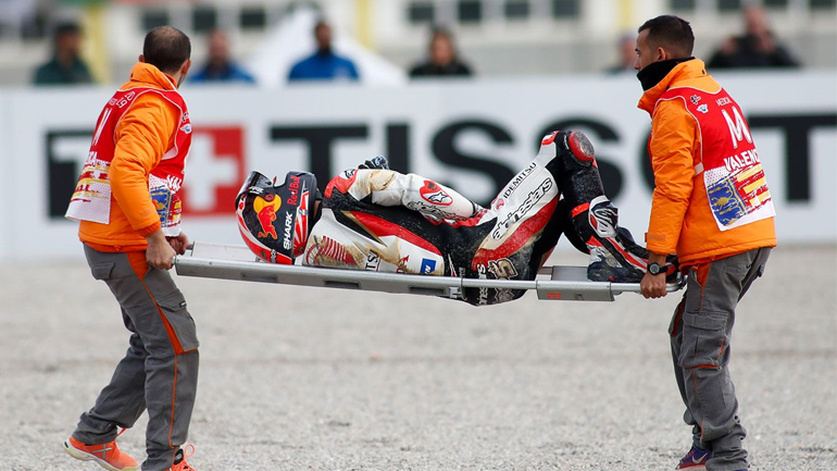 MotoGP2019, Valencia: Το.. τάκλιν στο Johann Zarco!