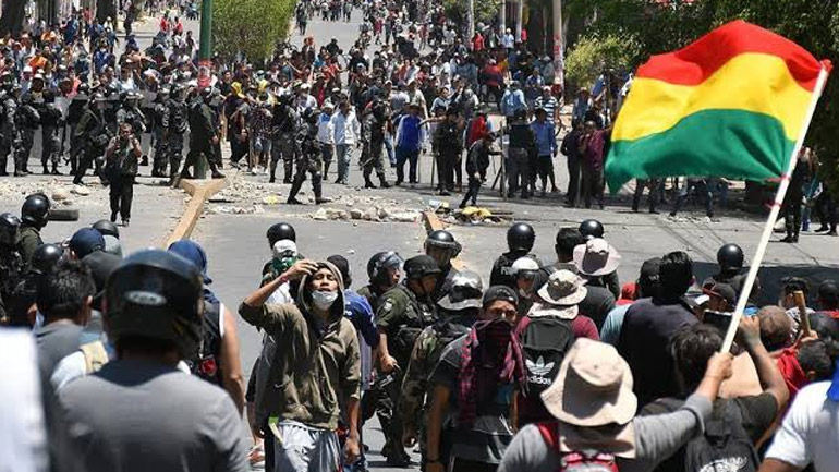 Βολιβία: Οι καλλιεργητές κόκας απαιτούν την παραίτηση της μεταβατικής προέδρου