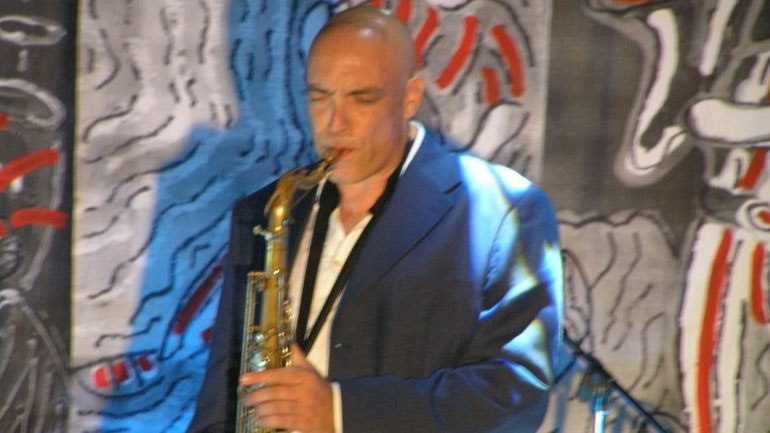 Ο Δημήτρης Βασιλάκης στο Jazzy Colors Festival στο Παρίσι