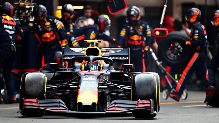 Εκπληκτικό ρεκόρ από τη Red Bull στη Βραζιλία Εκπληκτικό ρεκόρ από τη Red Bull στη Βραζιλία