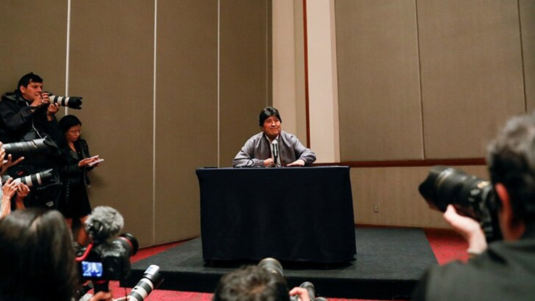 Έκκληση Μοράλες να σταματήσει η «γενοκτονία» στη Βολιβία