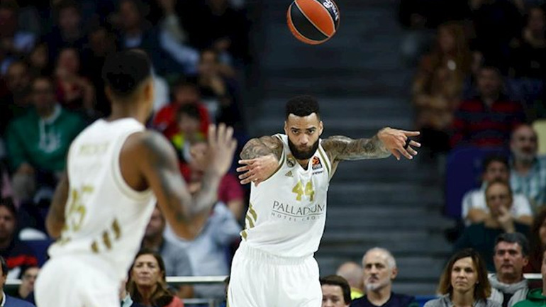 Ρεάλ Μαδρίτης: Επέμβαση στη μύτη για Τέιλορ