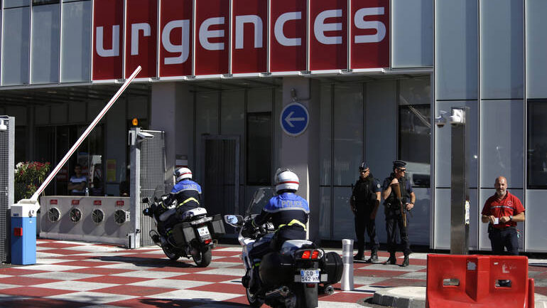 Γαλλία: Πριμ στο χαμηλόμισθο νοσηλευτικό προσωπικό-επιπλέον κονδύλια για τα δημόσια νοσοκομεία