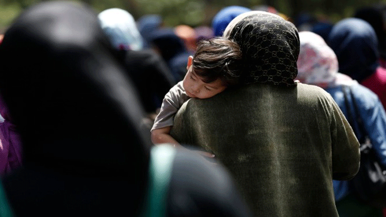 Θεσσαλονίκη: Επιτήδειοι μεταμφιέζονται σε πρόσφυγες για να ζητιανεύουν