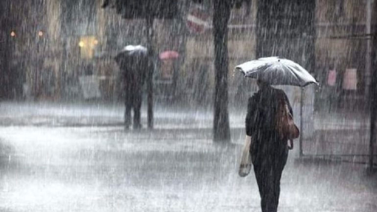 Έντονη βροχόπτωση στη Χαλκιδική – Πυροσβέστες απεγκλώβισαν δύο γυναίκες