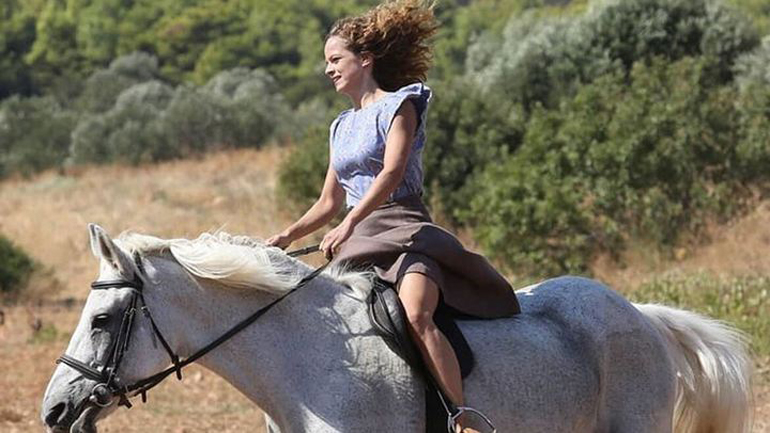 Έλλη Τρίγγου: H Ασημίνα από τις «Άγριες Μέλισσες» αποκαλύπτεται!