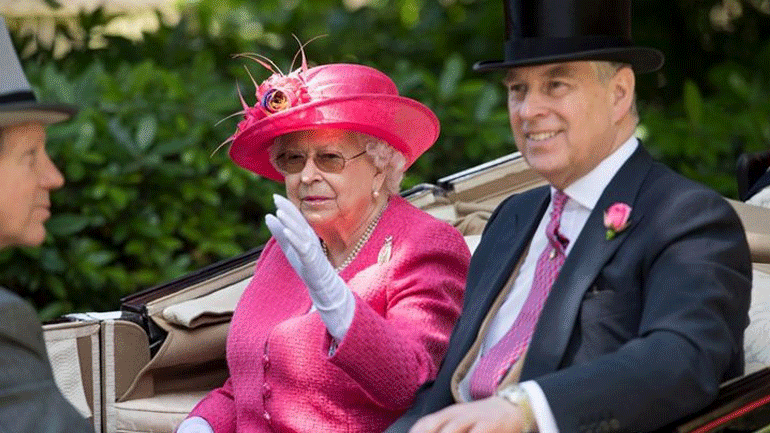 Η βασίλισσα Ελισάβετ ζήτησε από τον Πρίγκιπα Ανδρέα να αποσυρθεί από τα καθήκοντά του