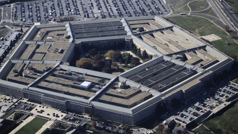 Το Πεντάγωνο διαψεύδει ότι εξετάζει το ενδεχόμενο να αποσύρει δυνάμεις από τη Νότια Κορέα