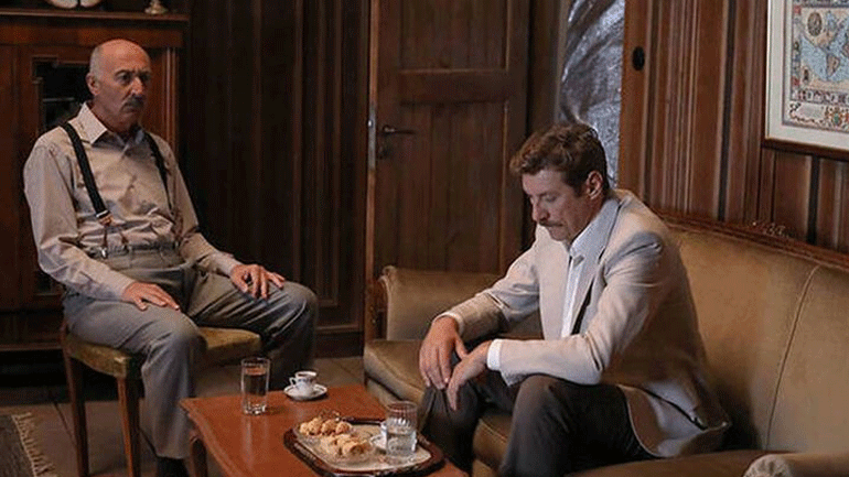 Άγριες Μέλισσες: Η ξαφνική επίσκεψη της Ελένης στο σπίτι του Νέστορα