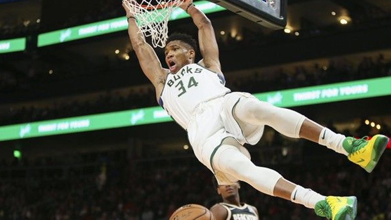 ΝΒΑ: Ασταμάτητοι Μπακς και Αντετοκούνμπο, έγραψε ιστορία ο Ντόνσιτς