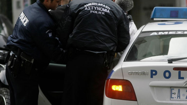 Εξάρθρωση σπείρας που διέπραττε ληστείες σε πεζούς και βενζινάδικα