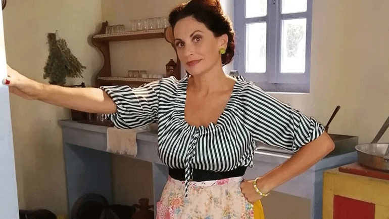 Θεοφανία Παπαθωμά: Πώς αντέδρασε ο γιος της όταν έμαθε πως θα εμφανιστεί με εσώρουχα στις «Άγριες Μέλισσες»