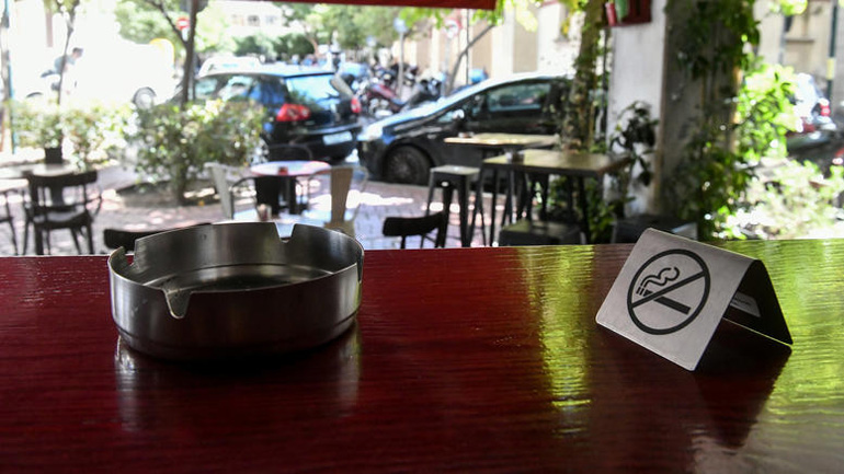 Λάρισα: Πρόστιμα χιλιάδων ευρώ για το τσιγάρο σε καφέ, μπαρ και εστιατόρια