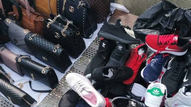 Πρόστιμα 5.700 ευρώ για παραεμπόριο σε Αθήνα και Μέγαρα