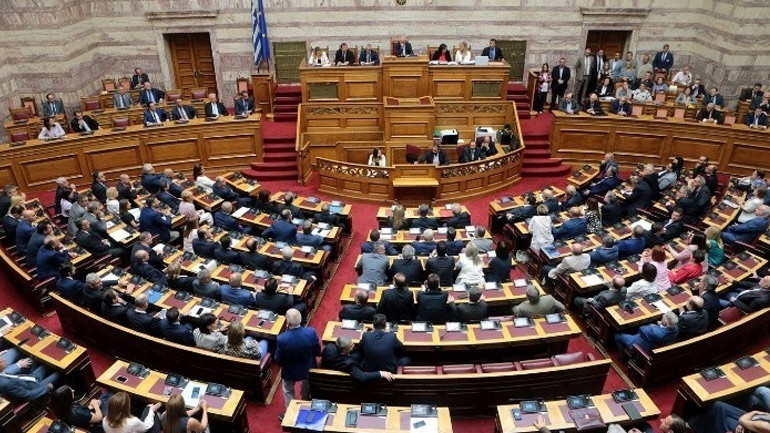 Τα δείπνα Μητσοτάκη και η …Πράβντα της Κουμουνδούρου