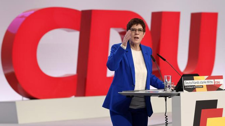 Καρενμπάουερ: Όσοι διαφωνούν να μιλήσουν τώρα