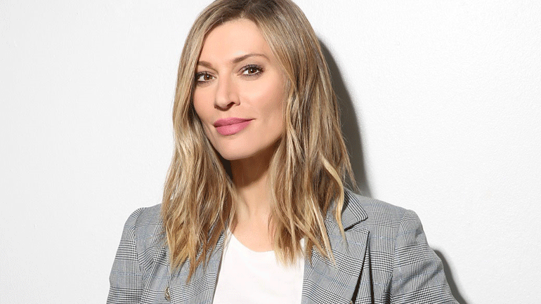 Ζέτα Δούκα: To νέο hairlook για τις ανάγκες του ρόλου της στο remake του «Καφέ της Χαράς»! Ζέτα Δούκα: To νέο hairlook για τις ανάγκες του ρόλου της στο remake του «Καφέ της Χαράς»!