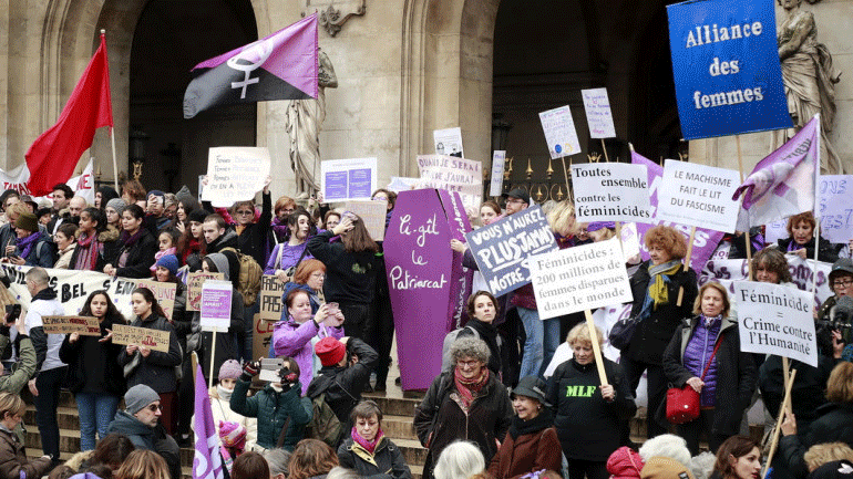 Γαλλία: Χιλιάδες άνθρωποι διαδήλωσαν για να πουν «όχι» στη βία σε βάρος των γυναικών