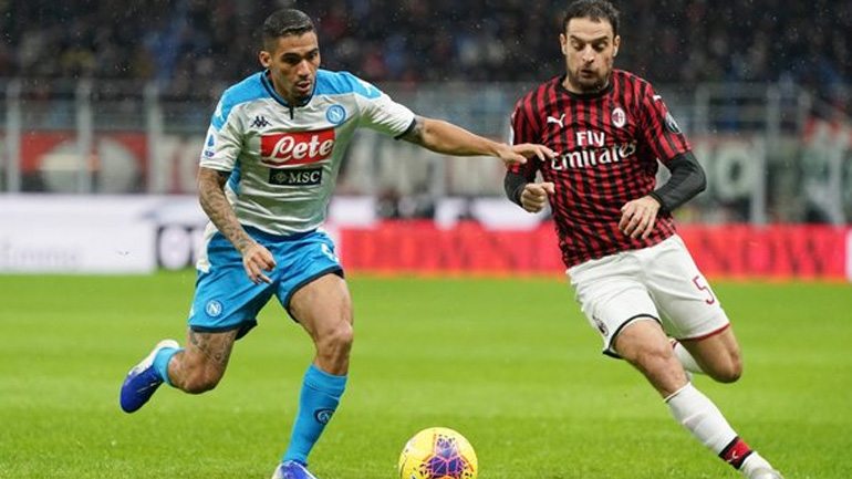 Ισόπαλες στο «Σαν Σίρο» Μίλαν και Νάπολι