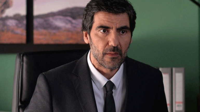 Αντώνης Καρυστινός: «Εδώ και ενάμιση χρόνο ζω με την οικογένειά μου στη Μεγάλη Βρετανία»