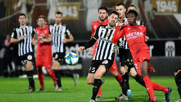 Δεύτερη η Ανζέ, 1-0 τη Νιμ