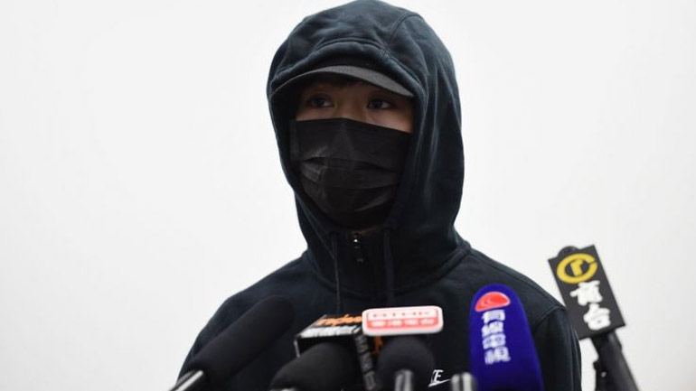 Χονγκ Κονγκ: Διαδηλωτής που τραυματίστηκε από αστυνομικά πυρά καλεί τους συμπατριώτες του να ψηφίσουν υπέρ της «δημοκρατίας»