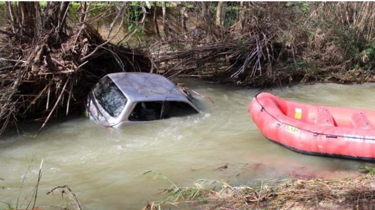 Ιταλία: Νεκρή βρέθηκε η γυναίκα το αυτοκίνητο της οποίας παρασύρθηκε από τα νερά ποταμού