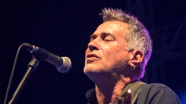 Ο Παντελής Θαλασσινός στη μουσική σκηνή Σφίγγα