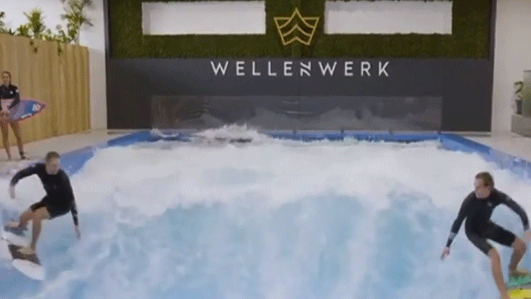 Βερολίνο: Κάνουν σερφ σε κλειστό χώρο – Το υψηλότερο τεχνητό κύμα στον κόσμο