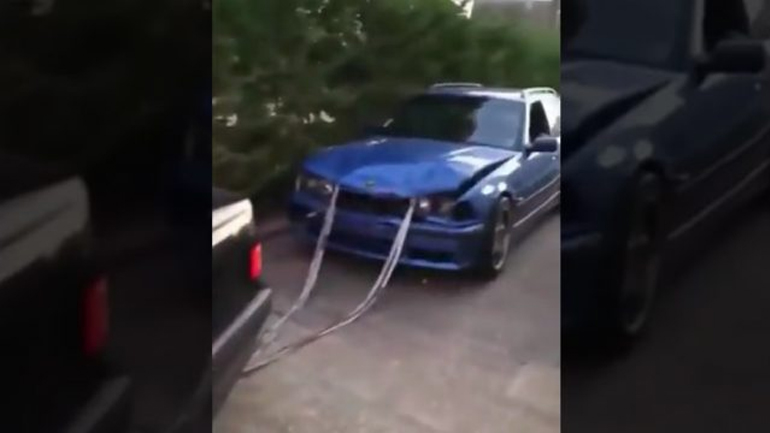 Γρήγορη επιδιόρθωση ενός καπό αυτοκινήτου